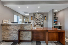 Lobby and front desk of Windmill Suites